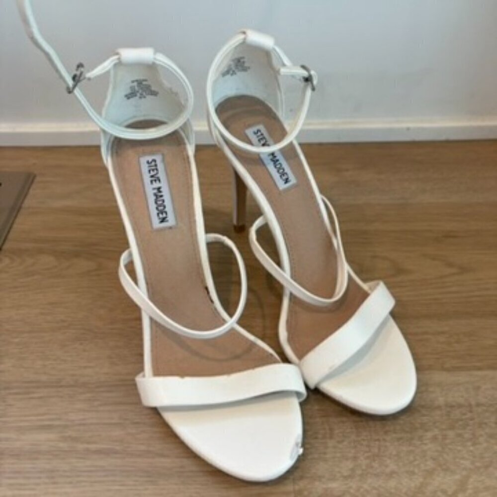 ** Steve Madden White Sheena heel Strappy Sandals 9.5